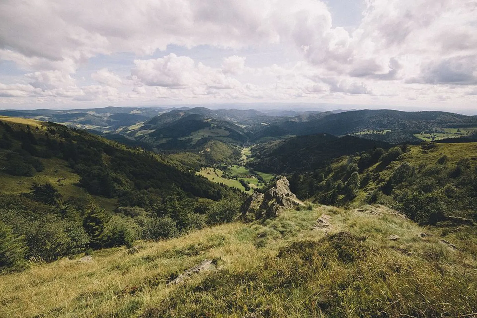 An image depicting the trail Belchen and Rübgartenwald Loop via Luckle Holzplatz and its surrounding area.