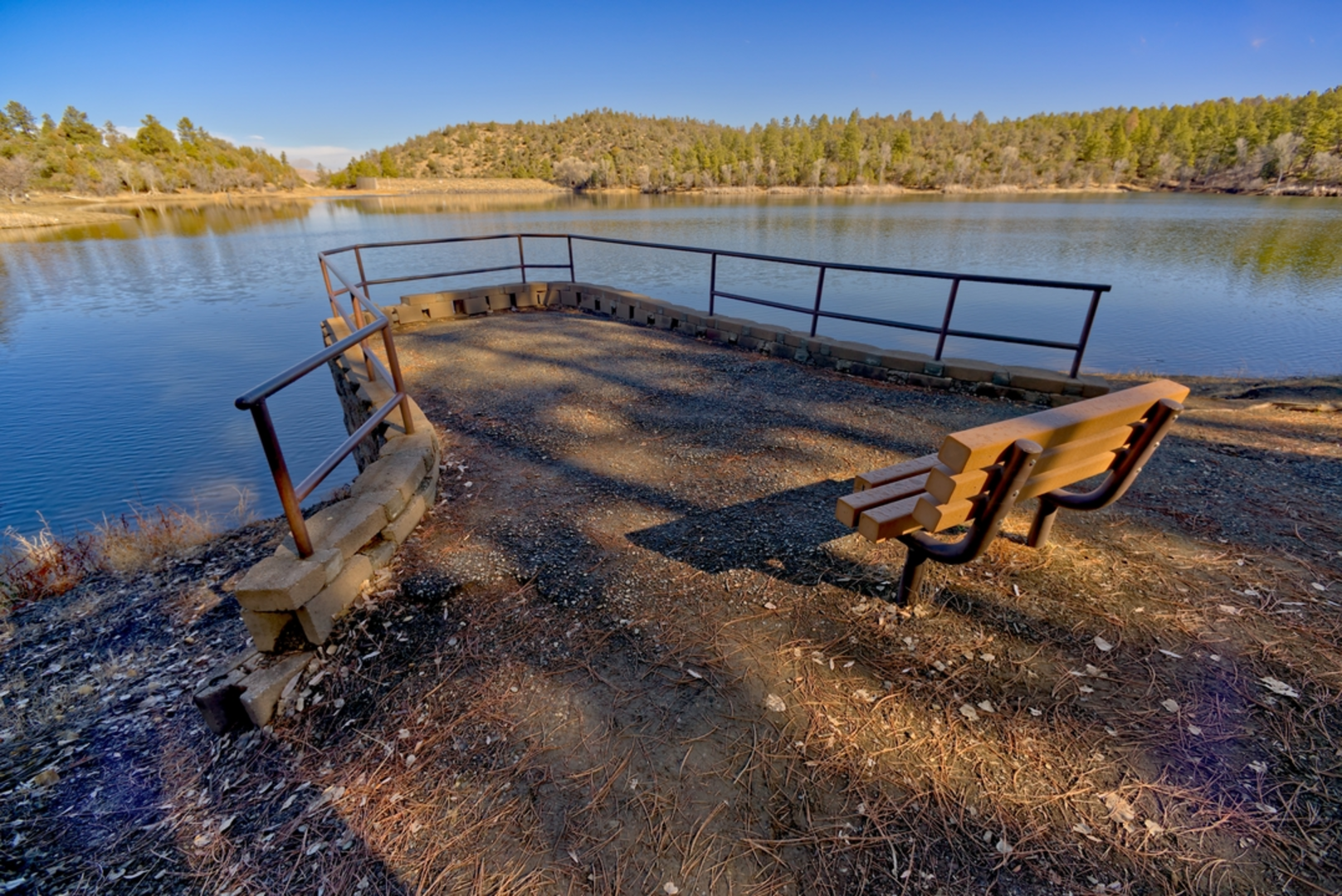 An image depicting the trail Lynx Spillway Trail and its surrounding area.