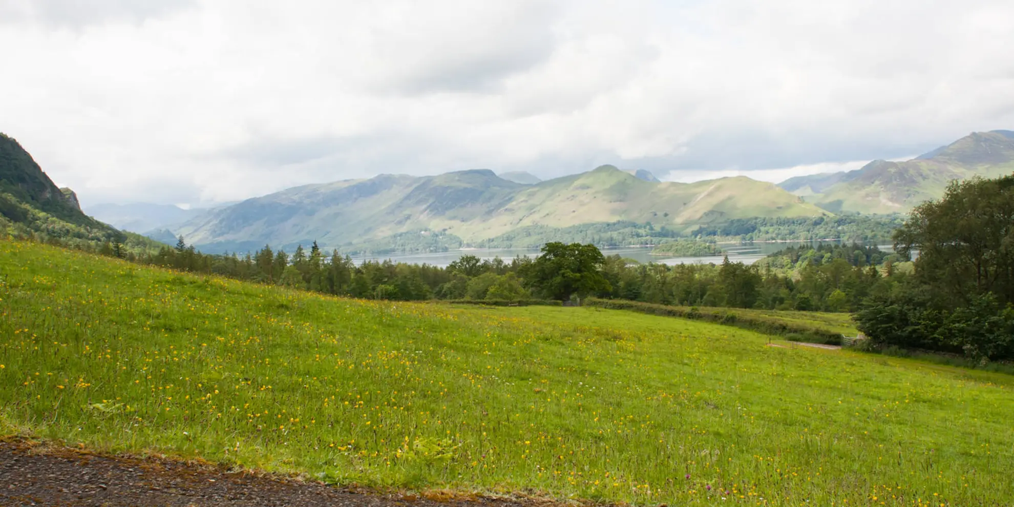 An image depicting the trail Barrow Fell Route and its surrounding area.