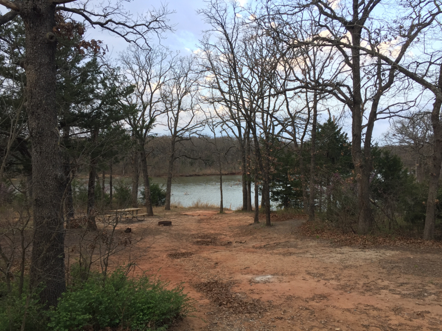 An image depicting the trail Lake McMurtry Orange Loop Trail and its surrounding area.