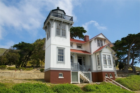 An image depicting the trail Pecho Coast Trail and its surrounding area.