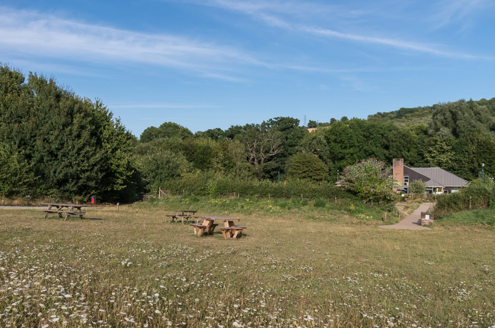 An image depicting the trail Darent Water and Lullingstone Country Park Loop and its surrounding area.