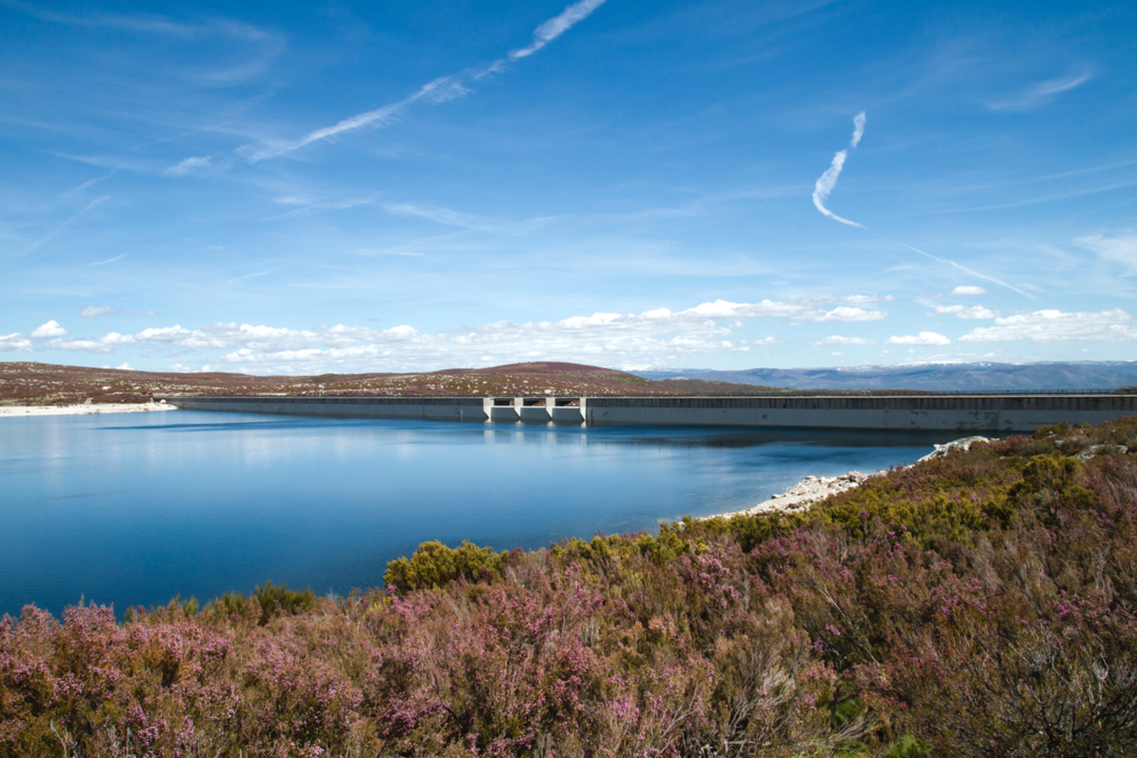 An image depicting the trail PR G 118 Soutos Route and its surrounding area.