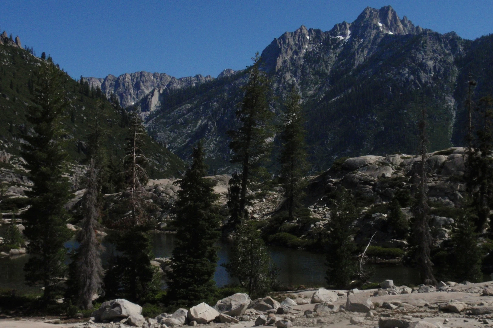 An image depicting the trail Canyon Creek Lakes and Boulder Creek Lakes Trail and its surrounding area.
