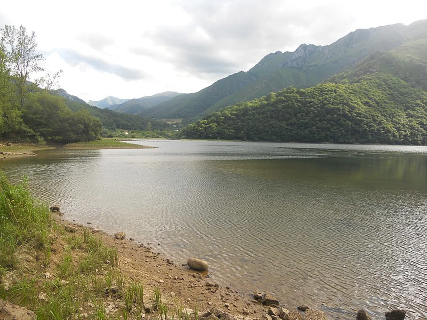 An image depicting the trail La Xamoca Peak Route and its surrounding area.