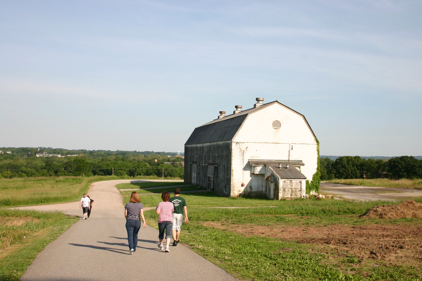 An image depicting the trail Norristown Farm Park Loop and its surrounding area.