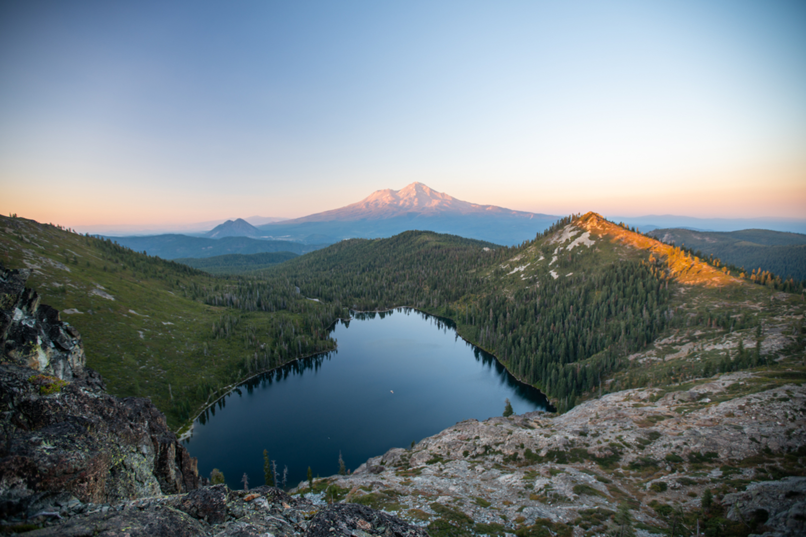 An image depicting the trail Castle Lake Trail and its surrounding area.