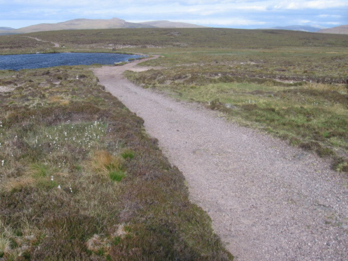 An image depicting the trail Sandwood Bay Walk and its surrounding area.
