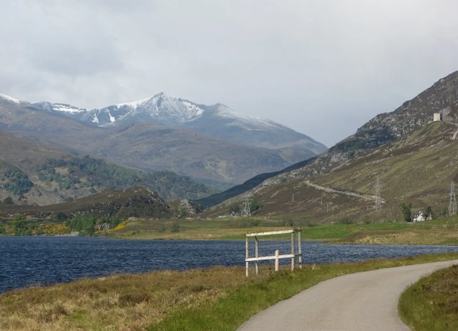 An image depicting the trail Càrn Sgulain and its surrounding area.