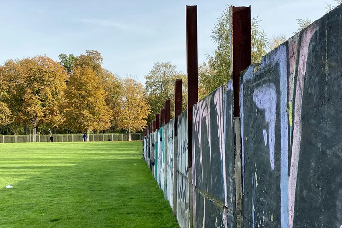 Berlin Wall Memorial via Luebarser Weg