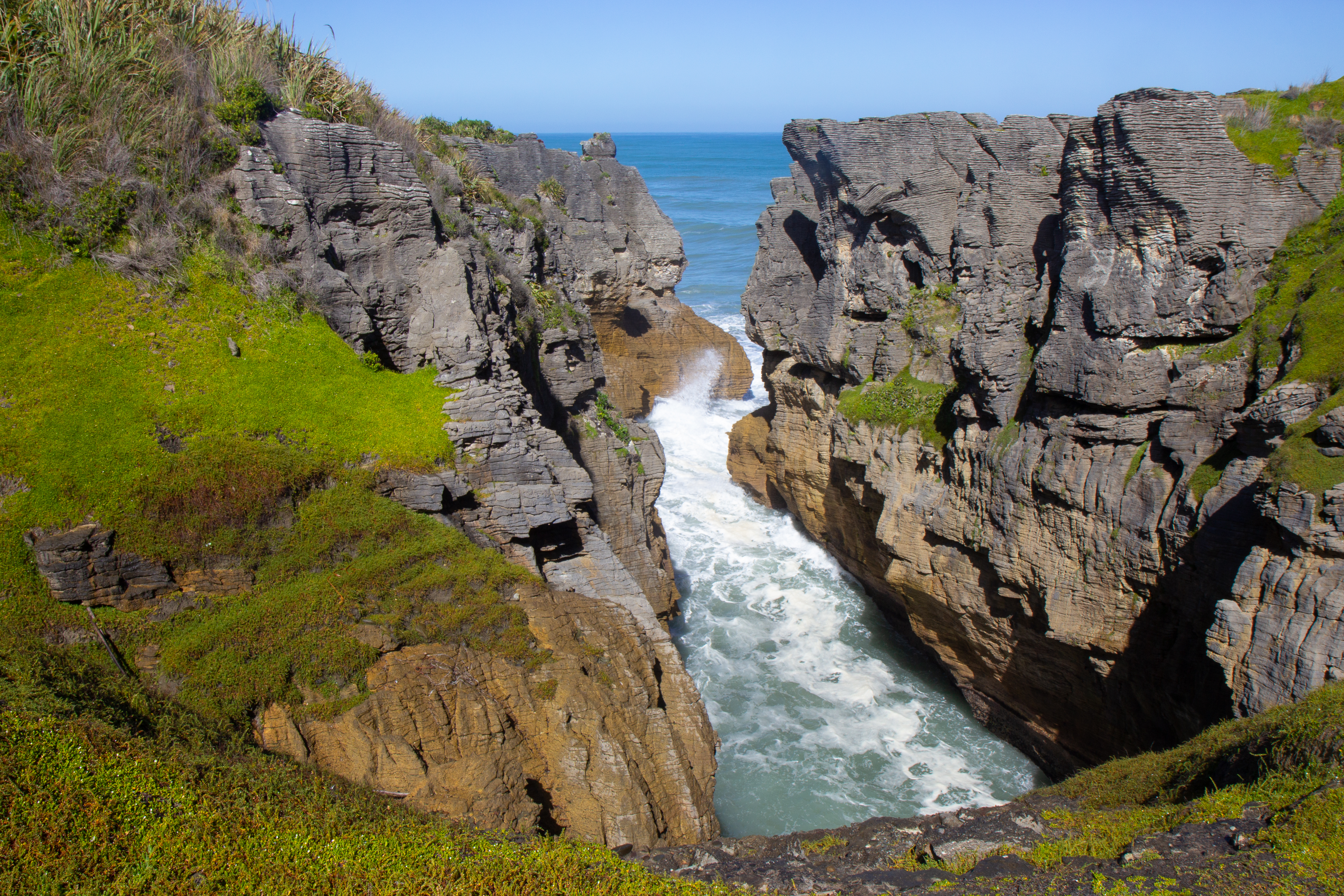 An image depicting the trail Paparoa National Park and its surrounding area.