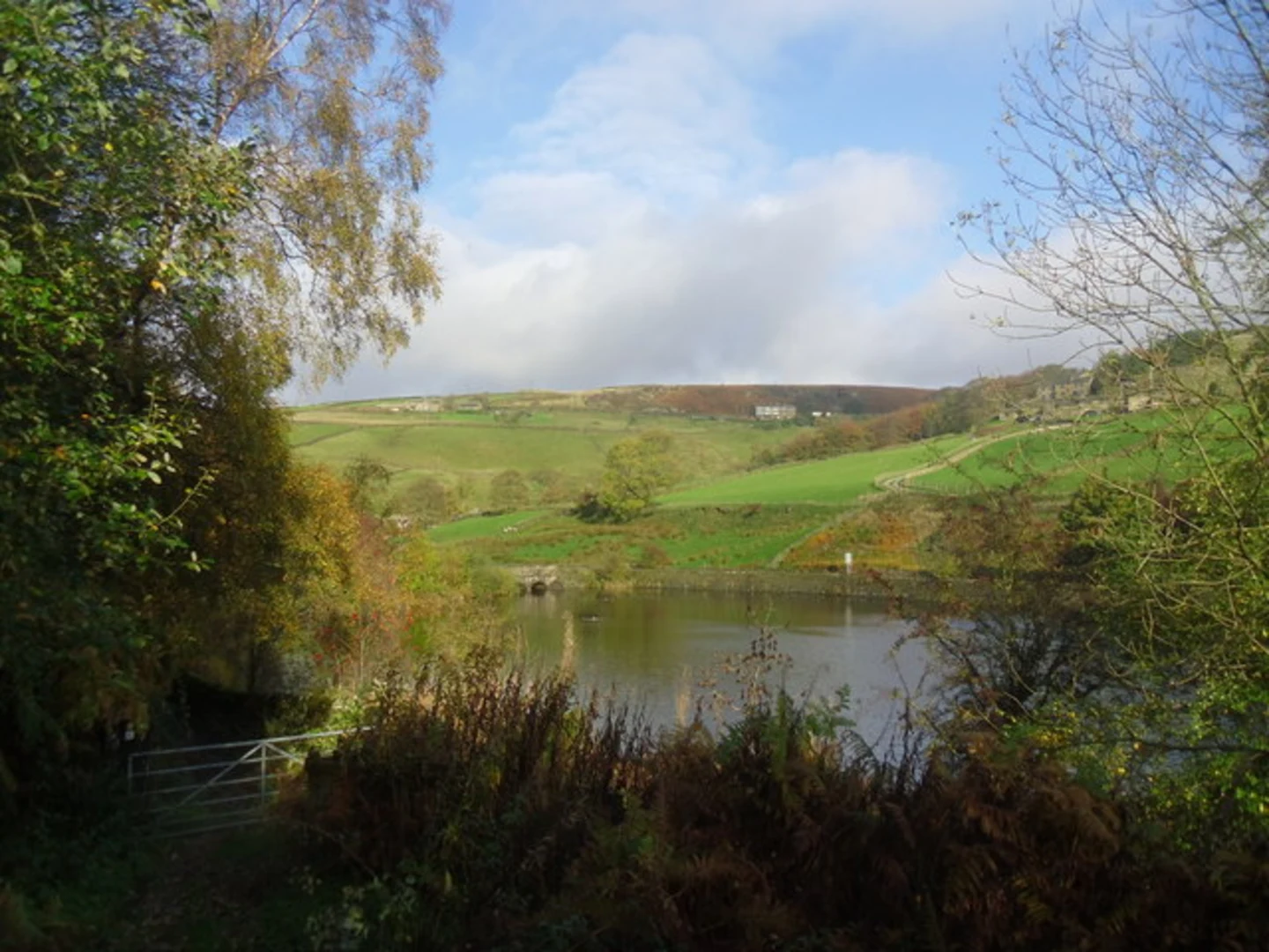 An image depicting the trail Keighley Moor Reservoir and Ponden Reservoir Loop - Stanbury and its surrounding area.