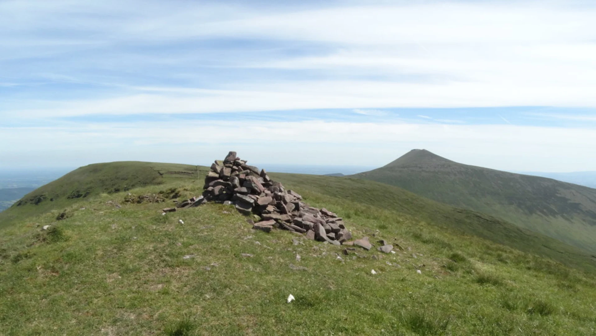 An image depicting the trail Lyracappul and Carrignabinnia Loop and its surrounding area.