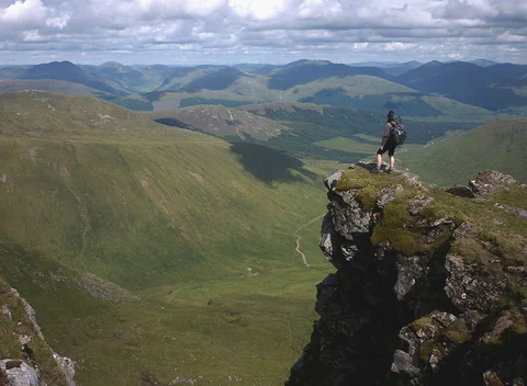 An image depicting the trail Coire Gaothach and Ben Lui Loop from Dalrigh and its surrounding area.
