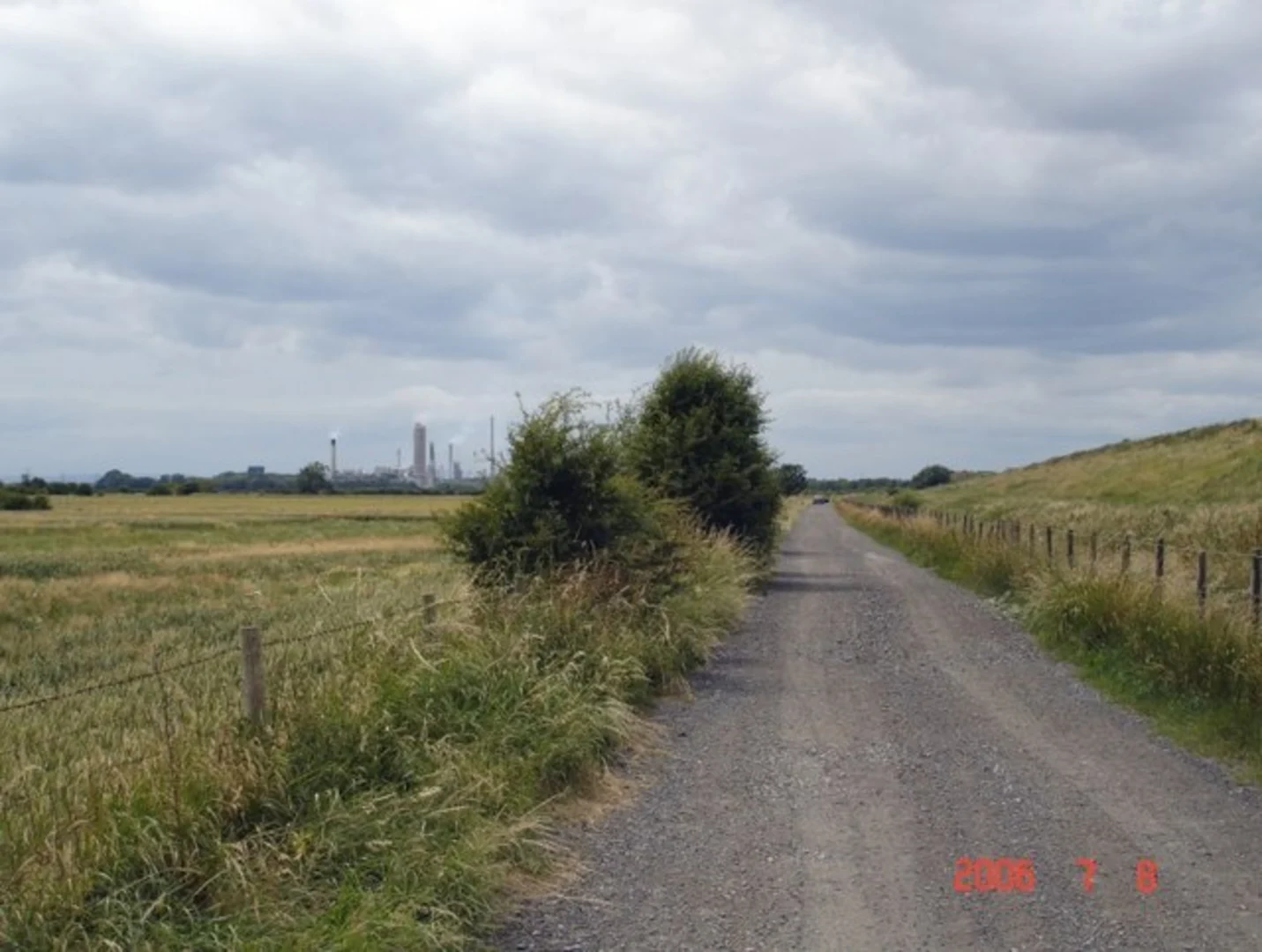 An image depicting the trail Woodhouses and Overton Loop via Frodsham Marshes and its surrounding area.