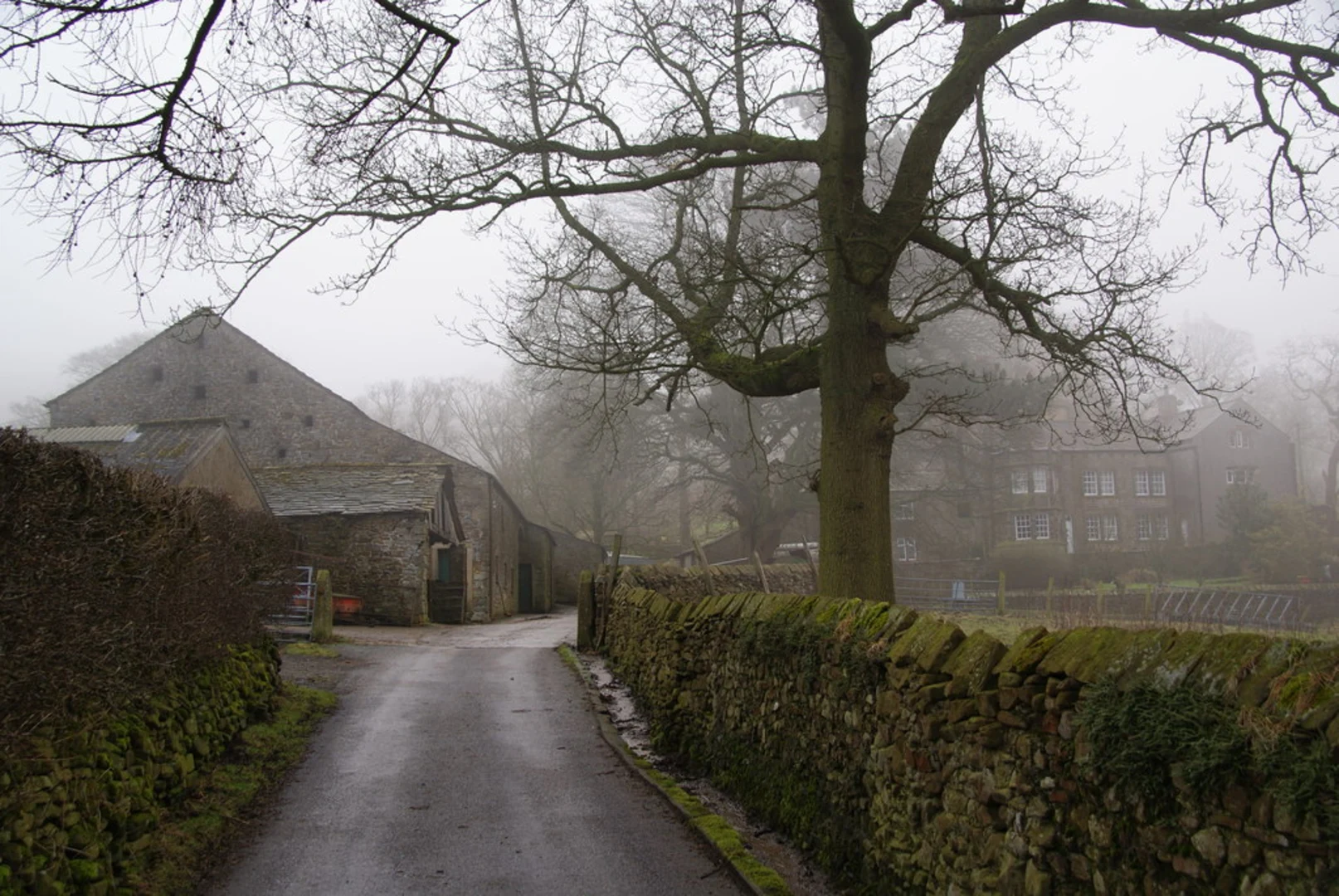 An image depicting the trail Macmillan Way and Diamond Way from Lower Slaughter to Kineton and its surrounding area.