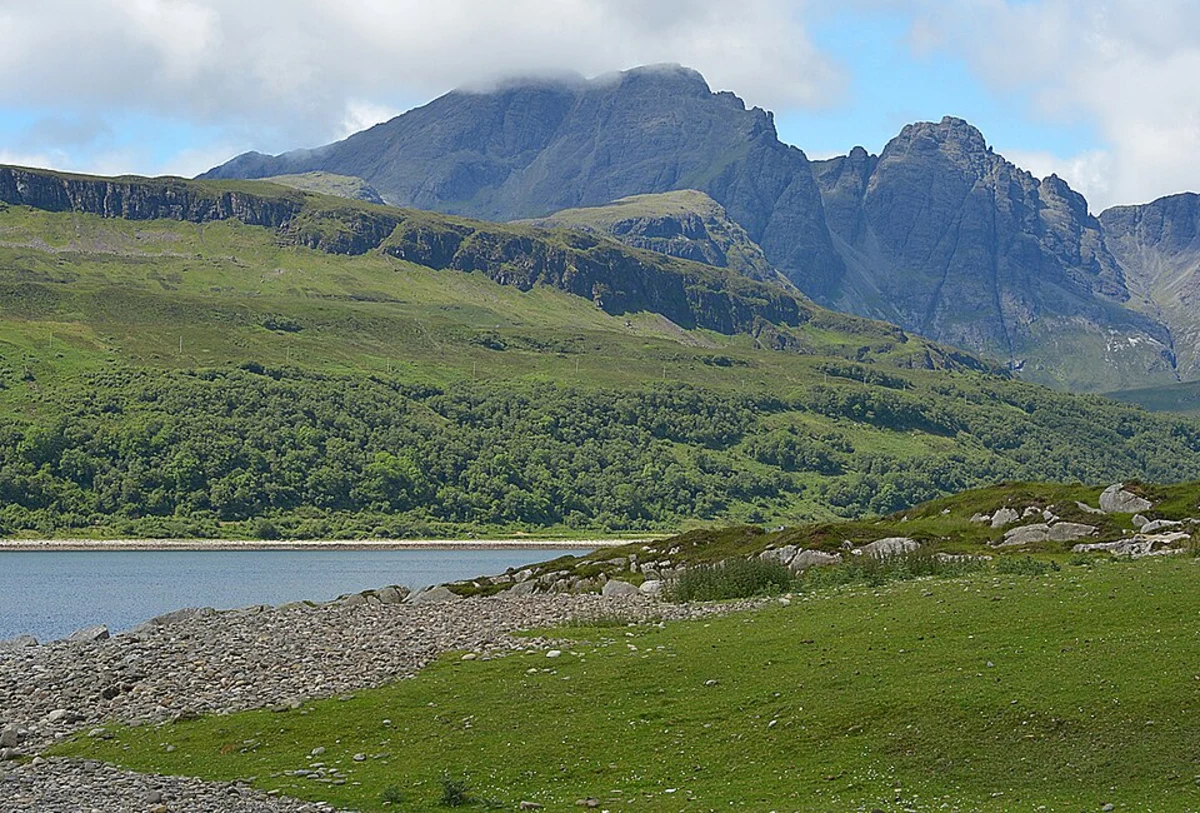 Blà Bheinn East Ridge from Arincreaga