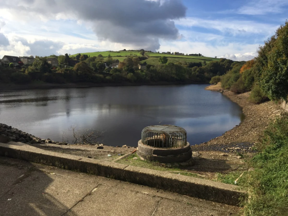 Scar Wood, Huddersfield Narrow Canal and Slaithewaite Reservoir Walk