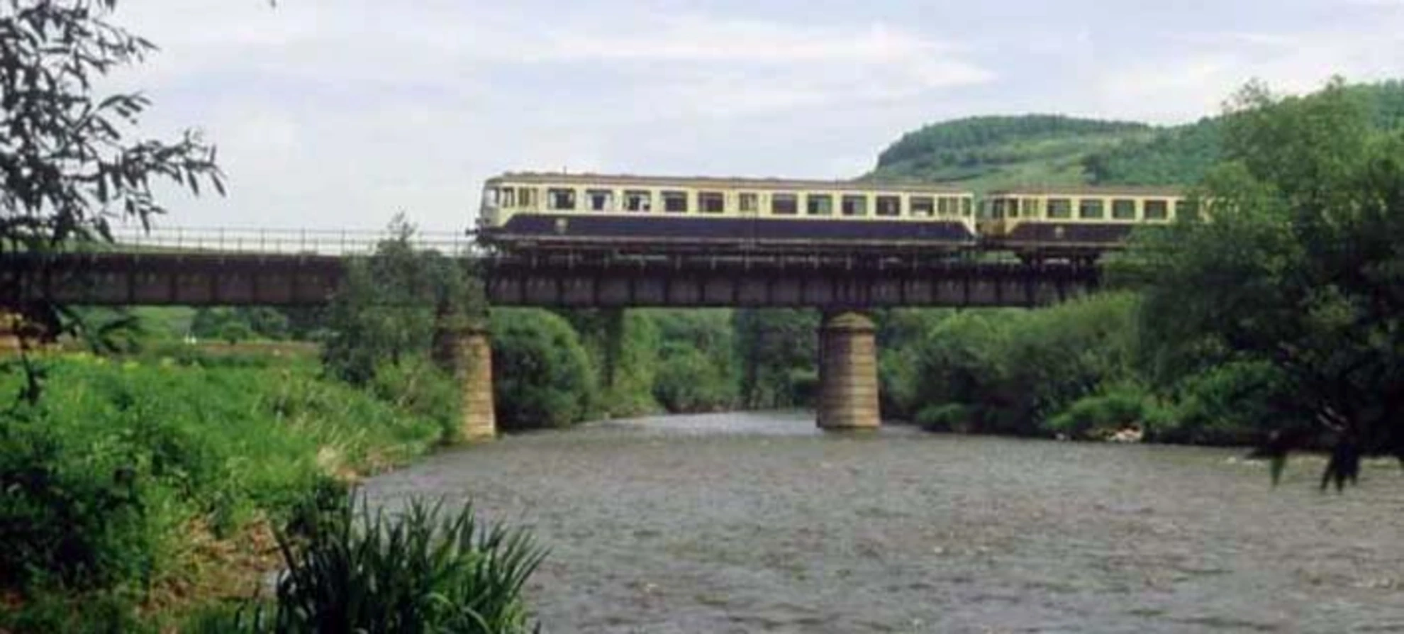 An image depicting the trail Weinwanderweg Rhein-Nahe and its surrounding area.