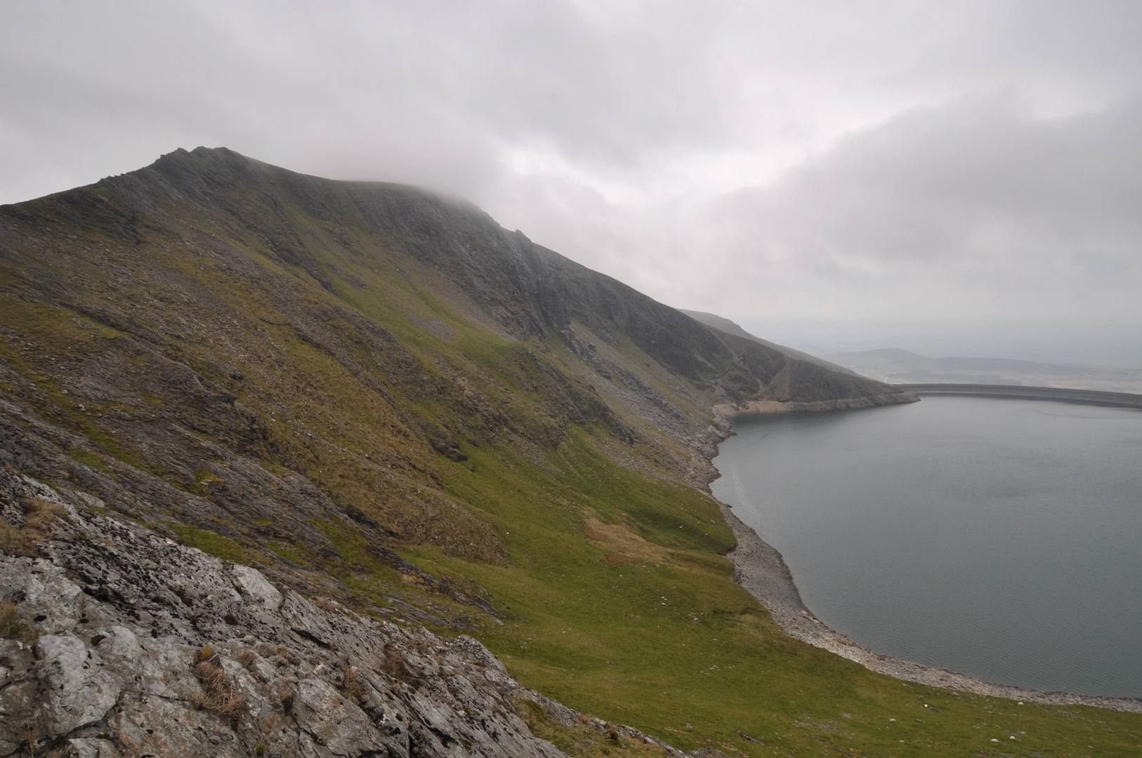 An image depicting the trail Elidir Fawr - Mynydd Perfedd and Marchlyn Mawr Reservoir and its surrounding area.