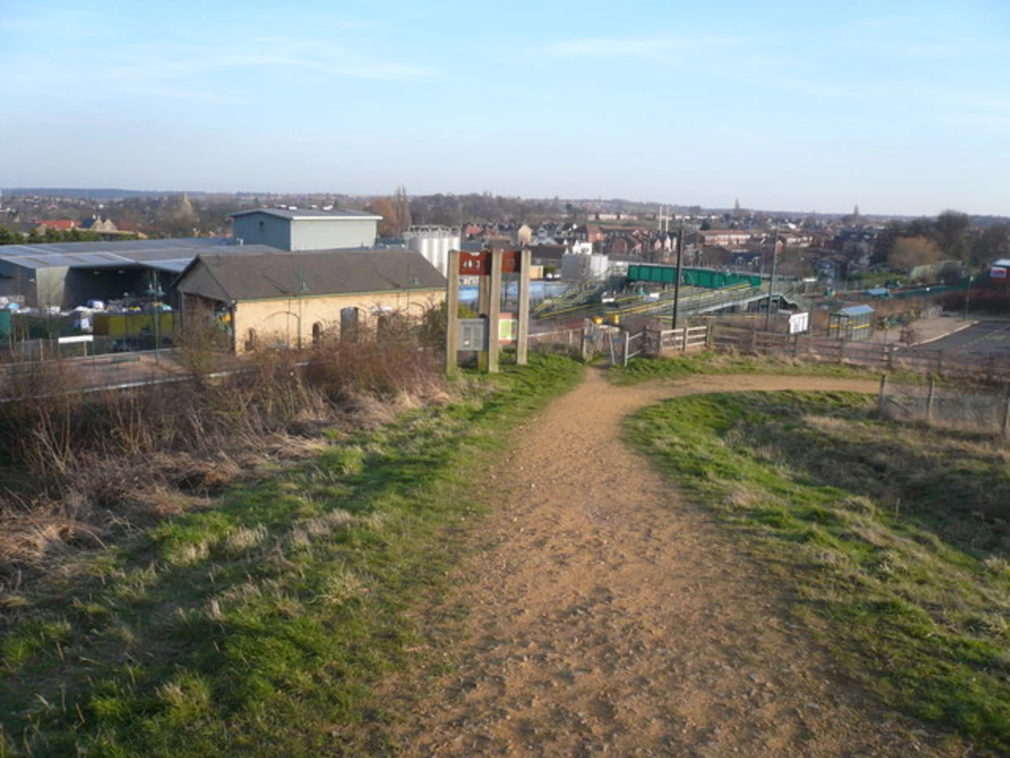 An image depicting the trail Oxclose Wood Loop and its surrounding area.