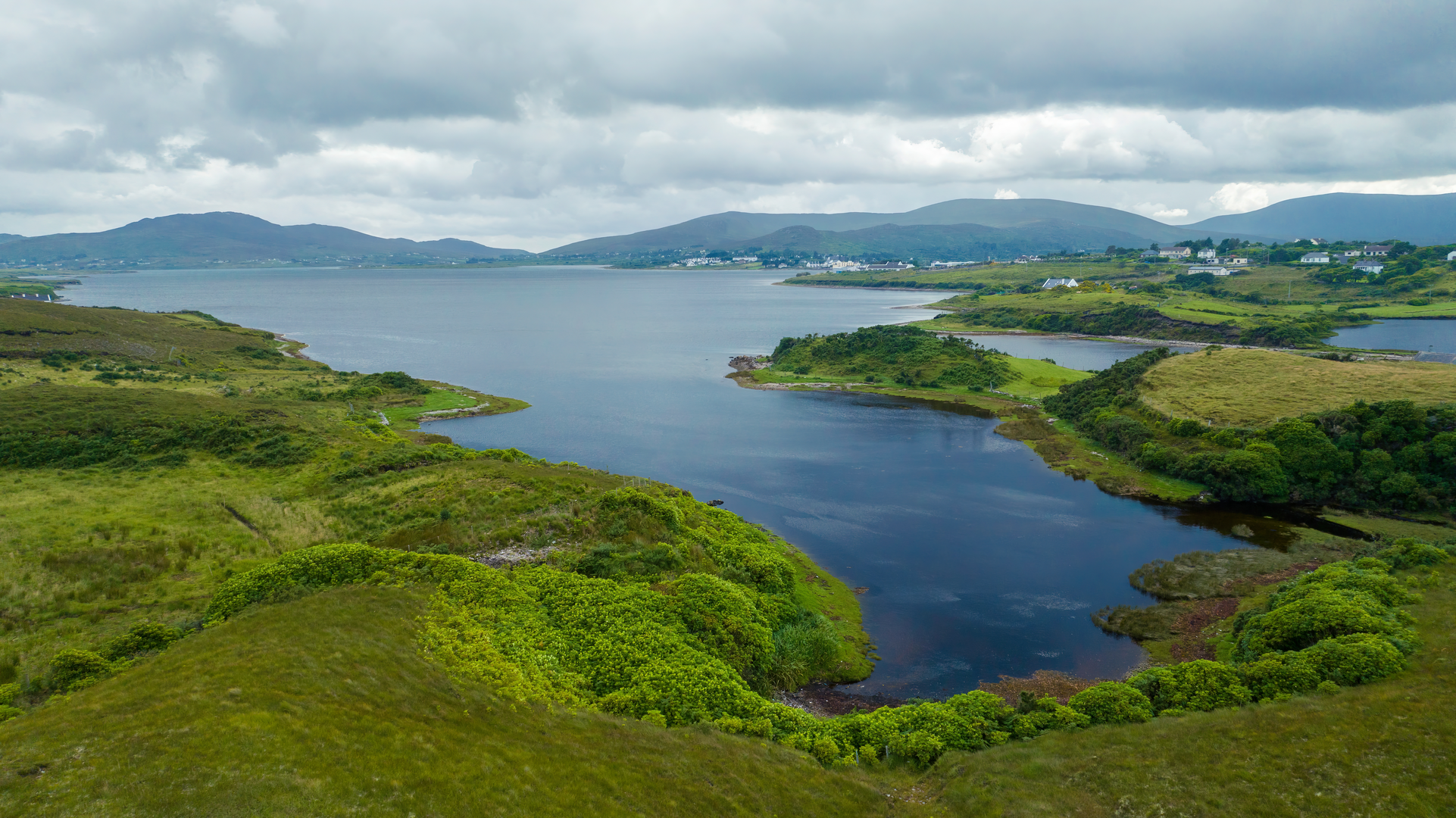 An image depicting the trail Great Western Greenway - Achill Sound to Cashel and its surrounding area.