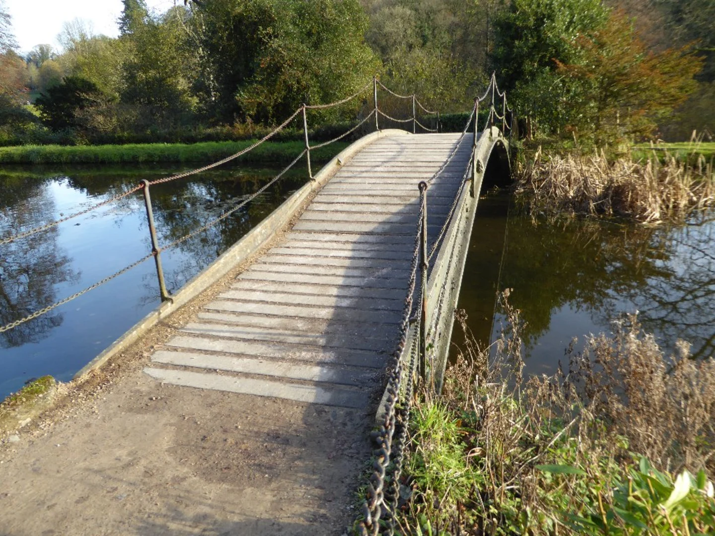 An image depicting the trail Garden Lake and Stourton with Gasper Country Park Loop and its surrounding area.