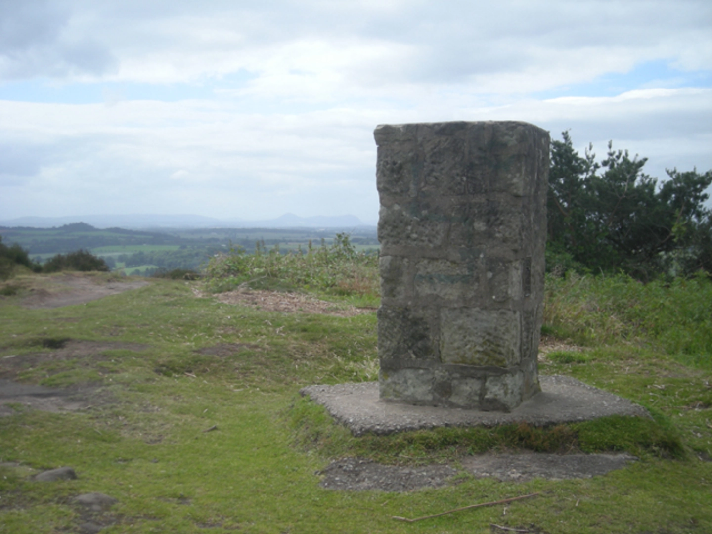 An image depicting the trail Grinshill and its surrounding area.