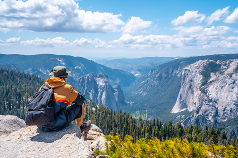 An image depicting the trail Sentinel Dome Trail and its surrounding area.