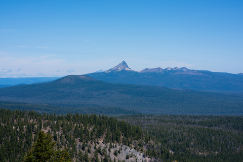 An image depicting the trail Tipsoo Peak Trail and its surrounding area.