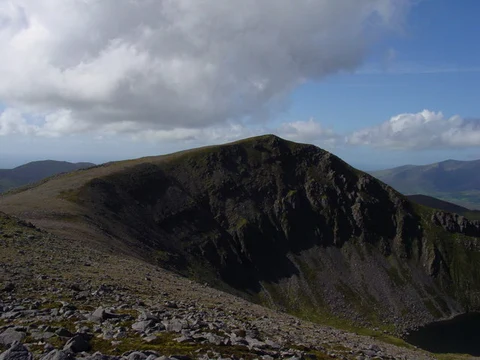 An image depicting the trail Beenoskee and Stradbally Mountain and its surrounding area.