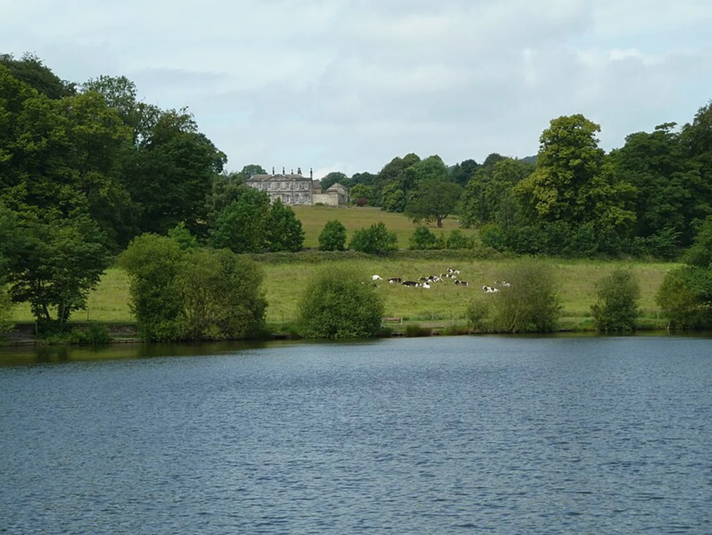An image depicting the trail Millers and Great Pond Loop and its surrounding area.