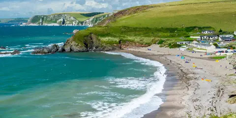 An image depicting the trail River Yealm to Bigbury on Sea Walk and its surrounding area.