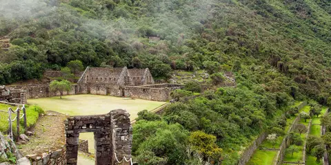 An image depicting the trail Choquequirao Trek and its surrounding area.