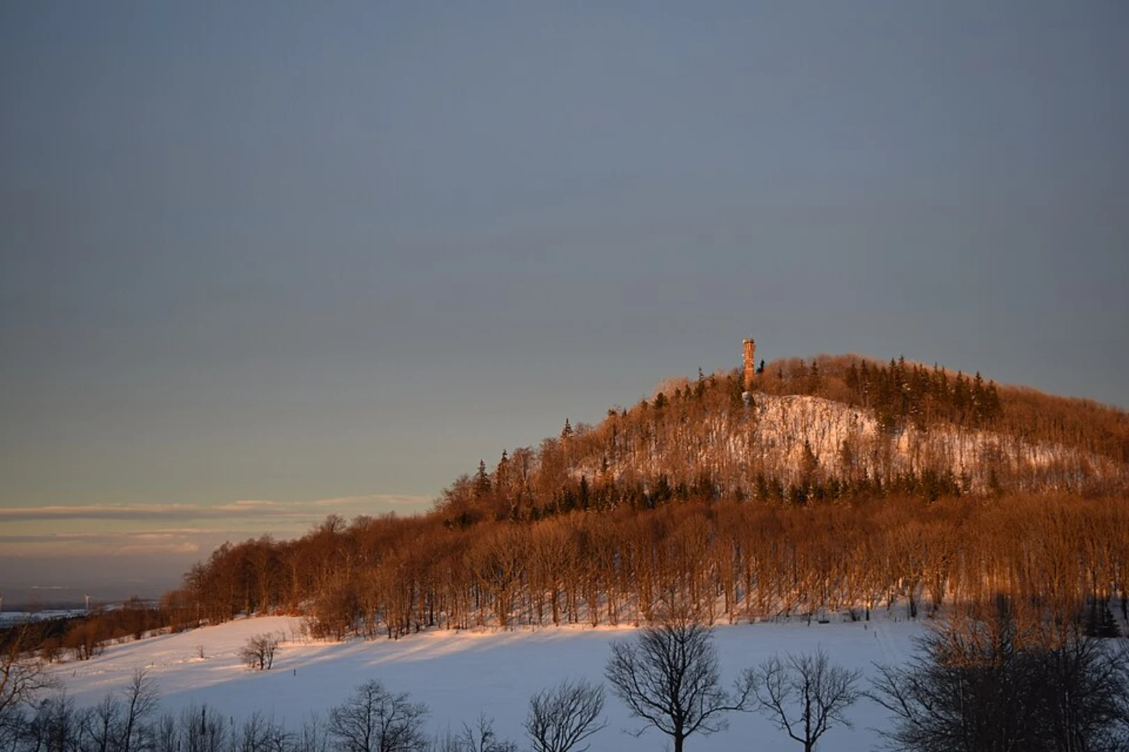 An image depicting the trail Altenberger Pinge and Geisingberg Loop via Evasteig - Altenberg and its surrounding area.