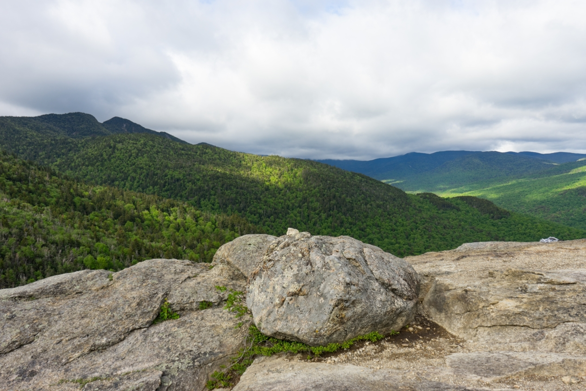 Rooster Comb and Hedgehog Mountain Loop via WA White Trail