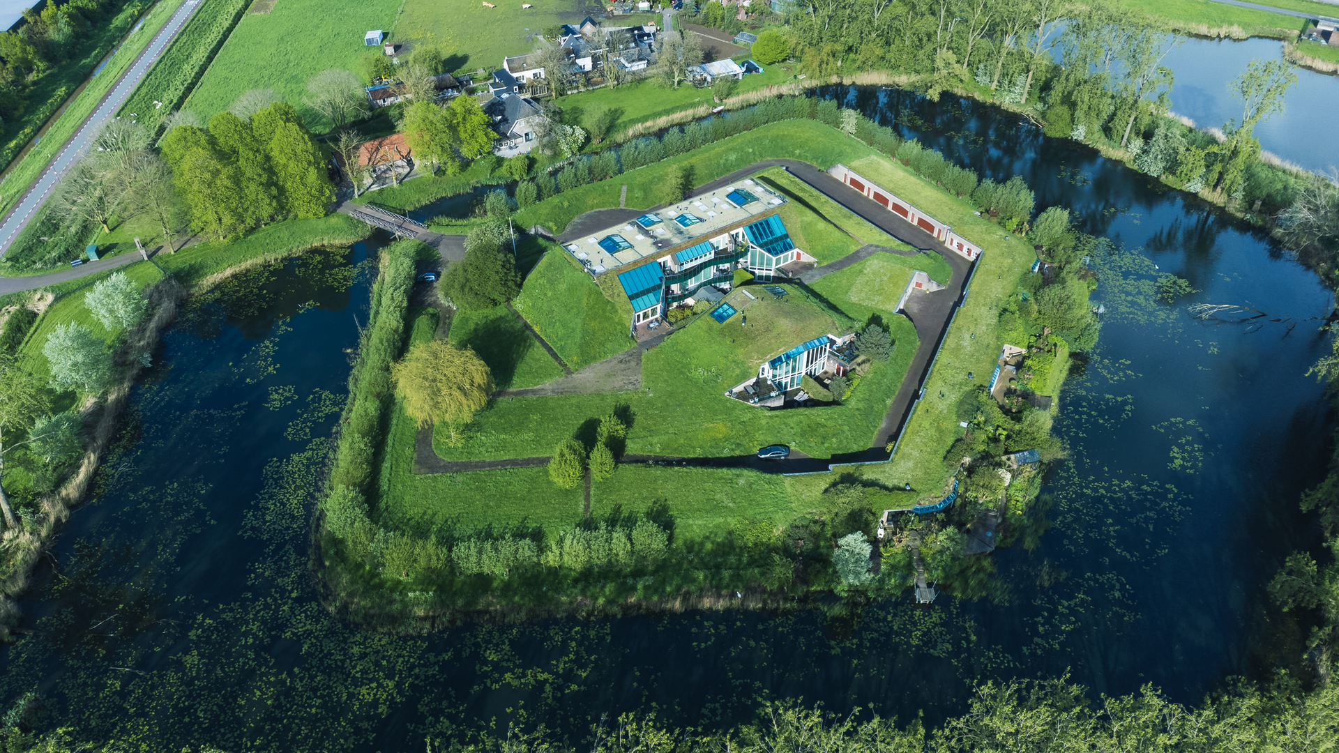 An image depicting the trail Hardenheek and Bandijk Loop and its surrounding area.