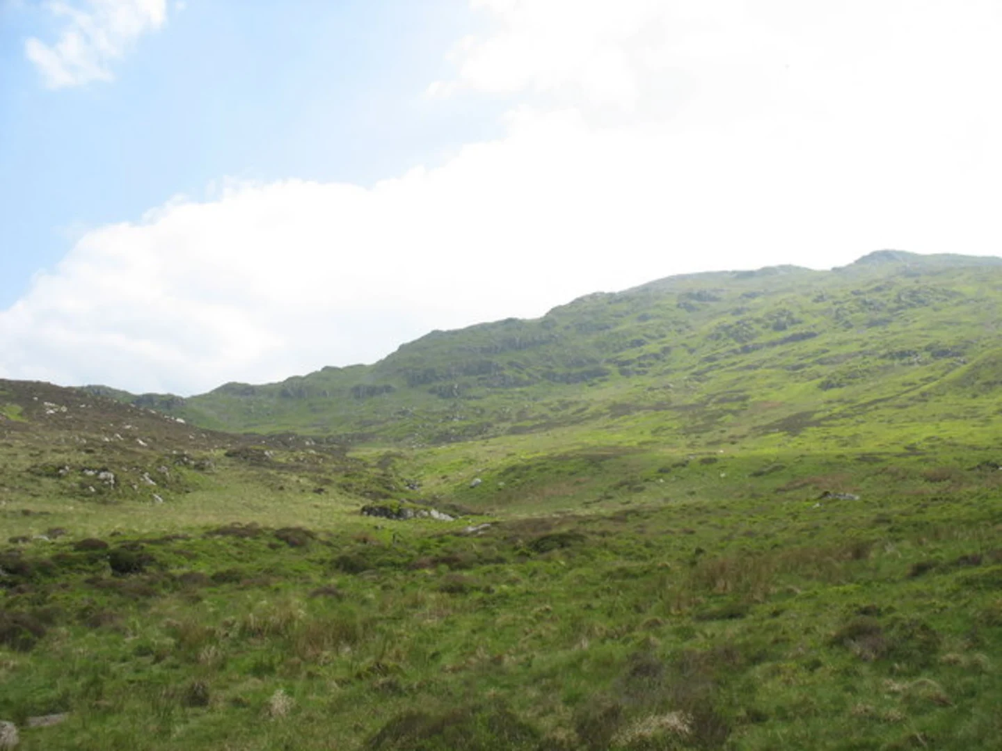 An image depicting the trail Glasgwm from Cwm Cywarch and its surrounding area.