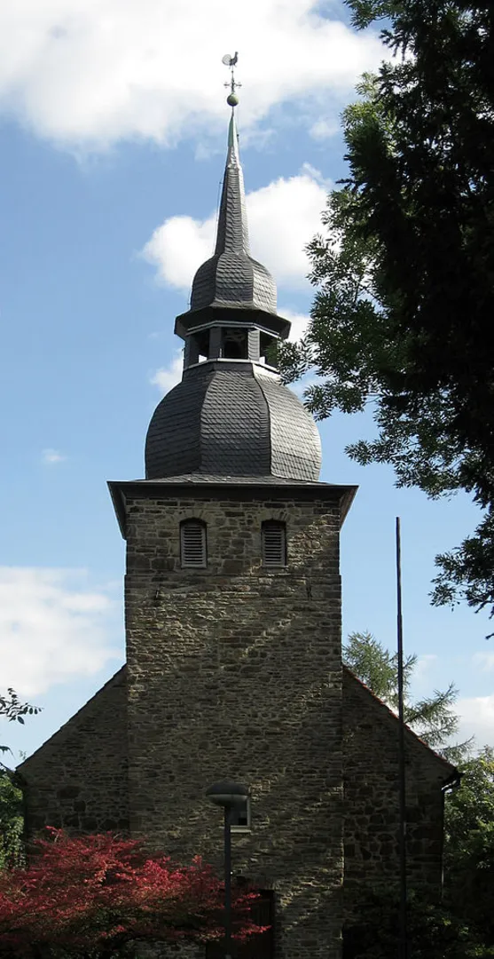 An image depicting the trail Viermärker Waldlauf from Kirchhoerde and its surrounding area.