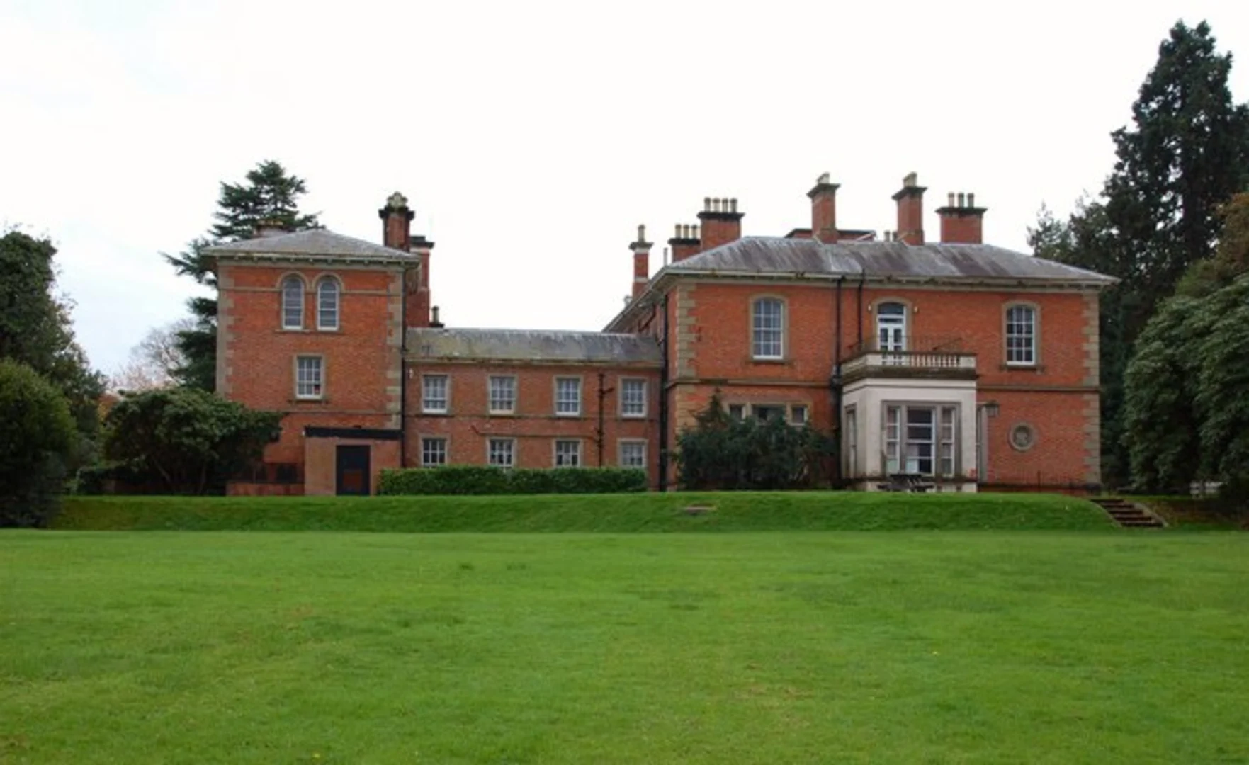 An image depicting the trail Sir Thomas and Lady Dixon Park - Garden Trail and its surrounding area.