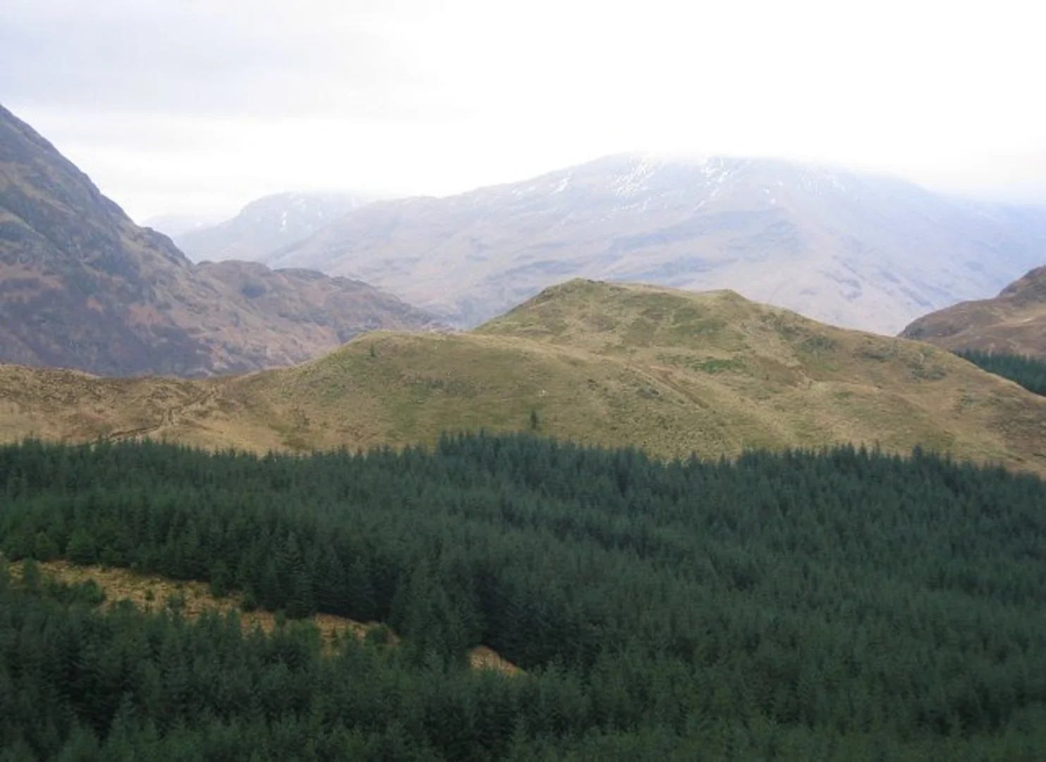 An image depicting the trail Dun Deardail Fort Loop Trail and its surrounding area.