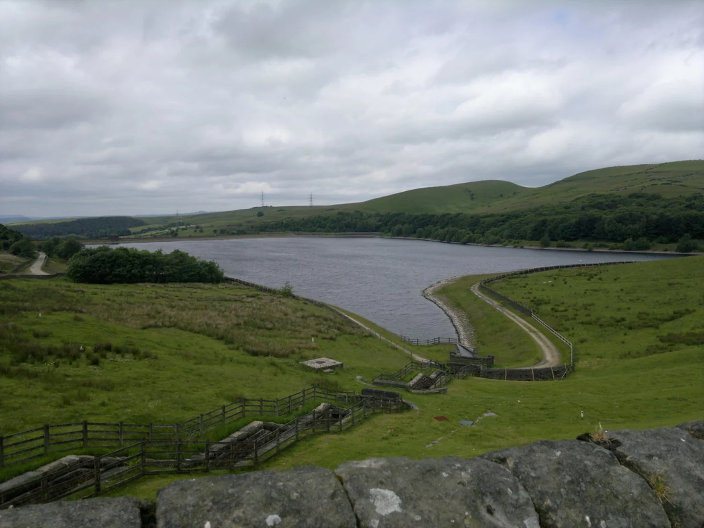 An image depicting the trail Ogden Reservoir, Heights Barn Hill, Hollingworth Lake and Rooden Reservoir Loop and its surrounding area.