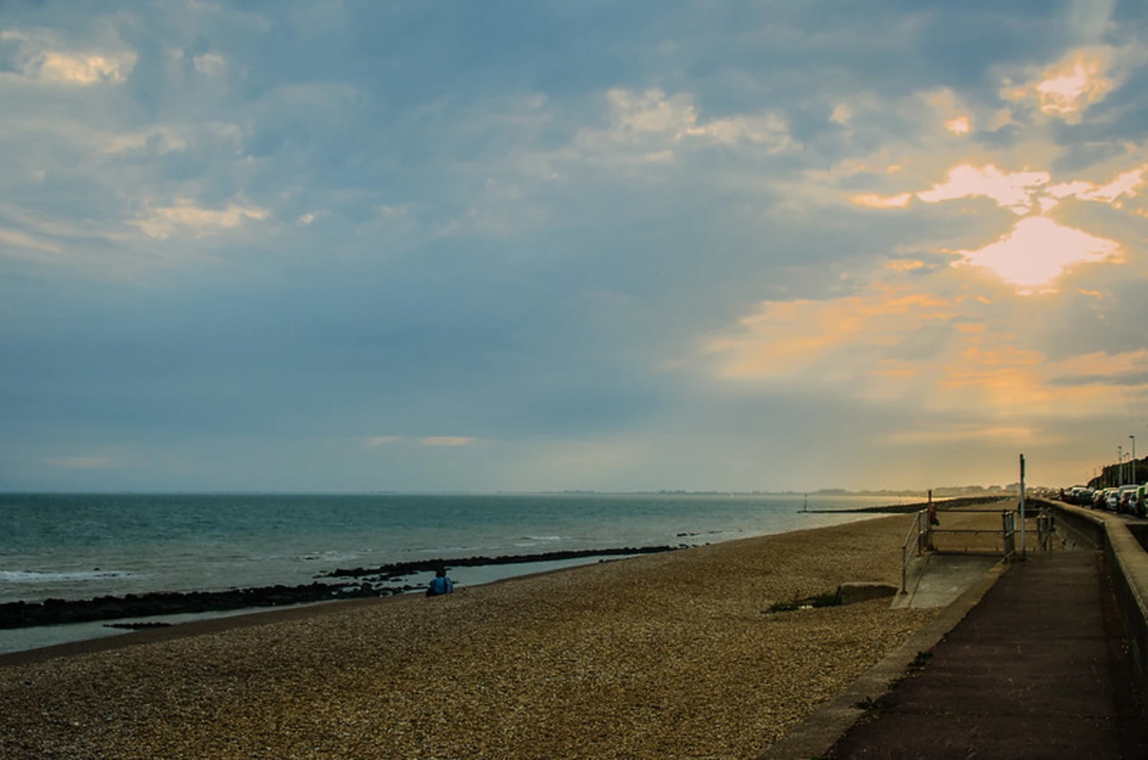 An image depicting the trail Sandgate Beach Loop and its surrounding area.