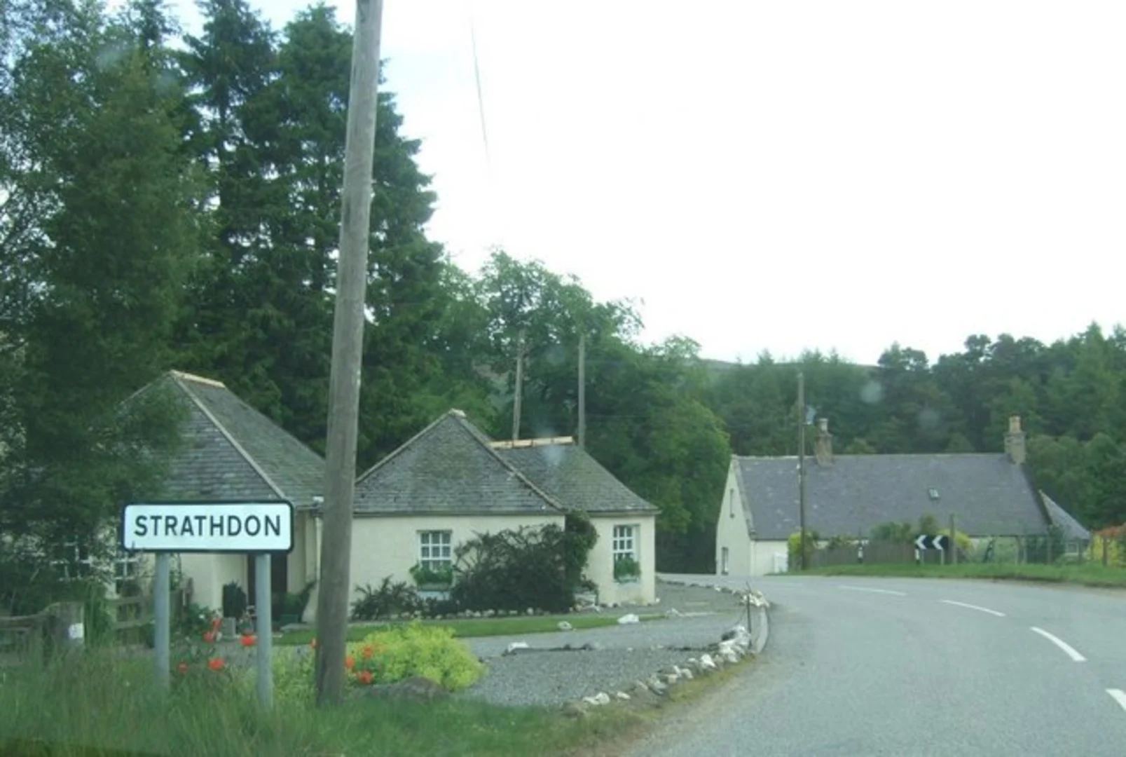 An image depicting the trail Strathdon Trail - Bellabeg to Roughpark via Doune of Invernochty and its surrounding area.