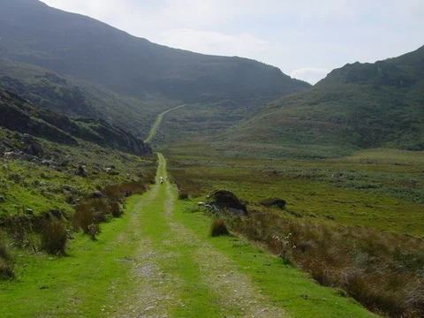 An image depicting the trail Caherbarnagh to Knocknabro Mountain Loop and its surrounding area.