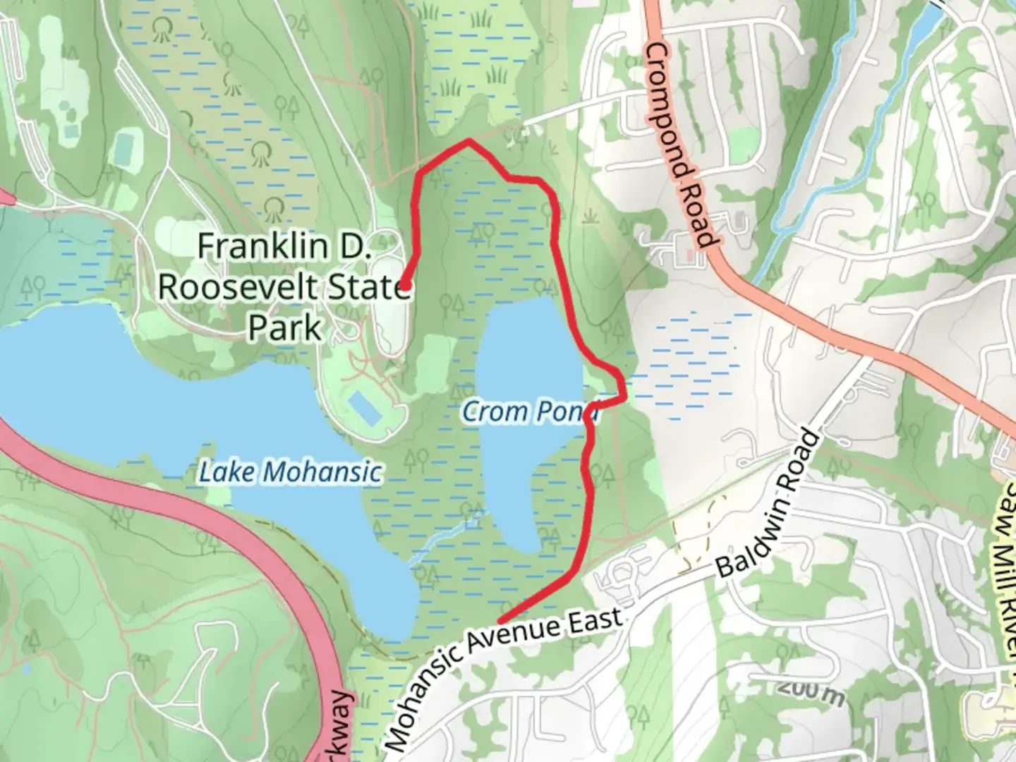An image depicting the trail Crom Pond and its surrounding area.