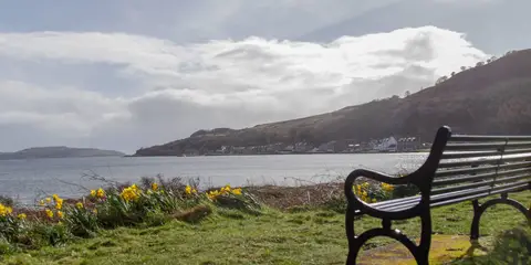 An image depicting the trail West Island Way and its surrounding area.