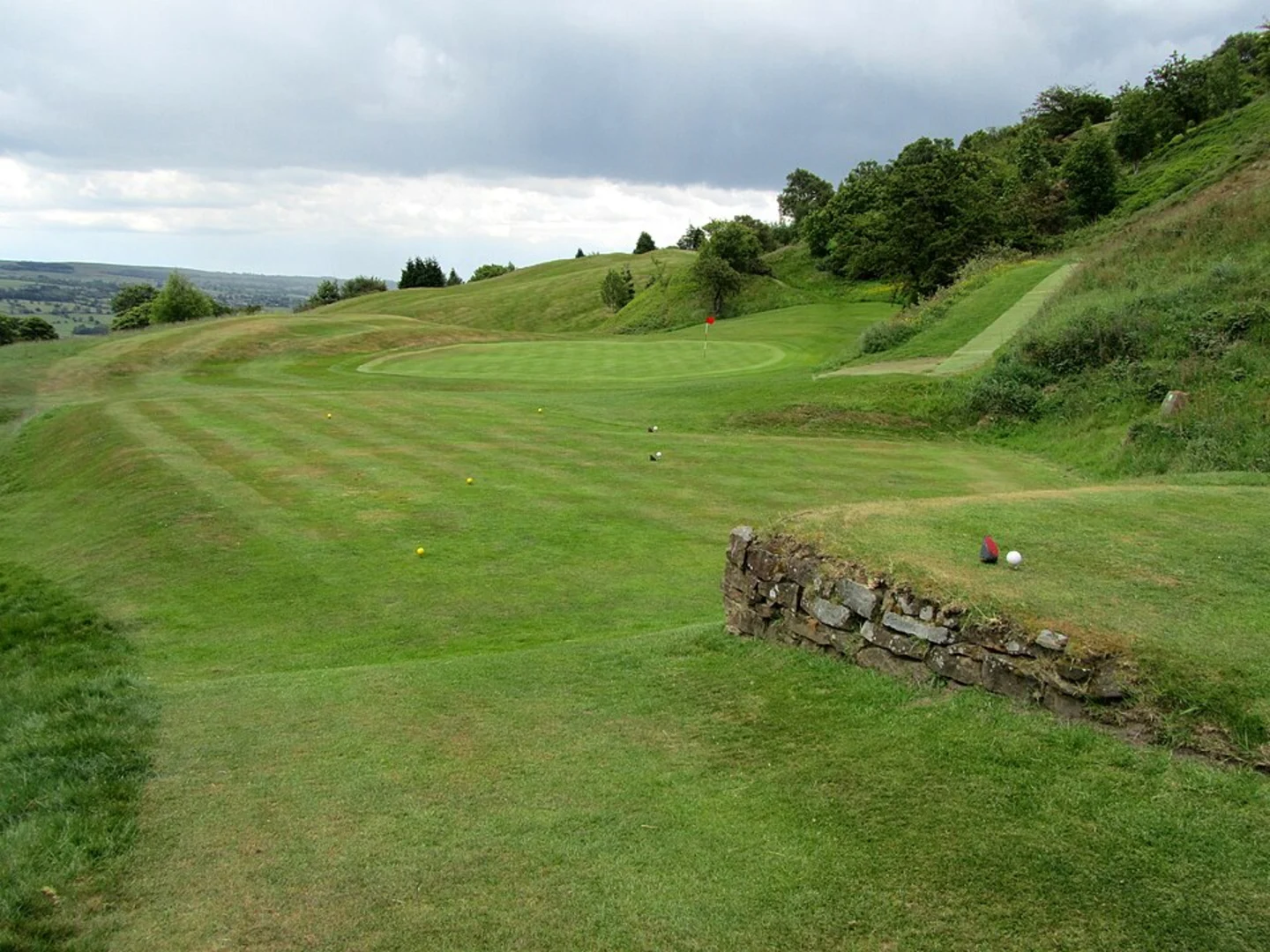 An image depicting the trail Faweather, Ilkley and Ben Rhydding Loop and its surrounding area.