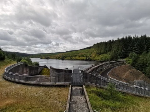 An image depicting the trail Banagher Glen Walk and its surrounding area.