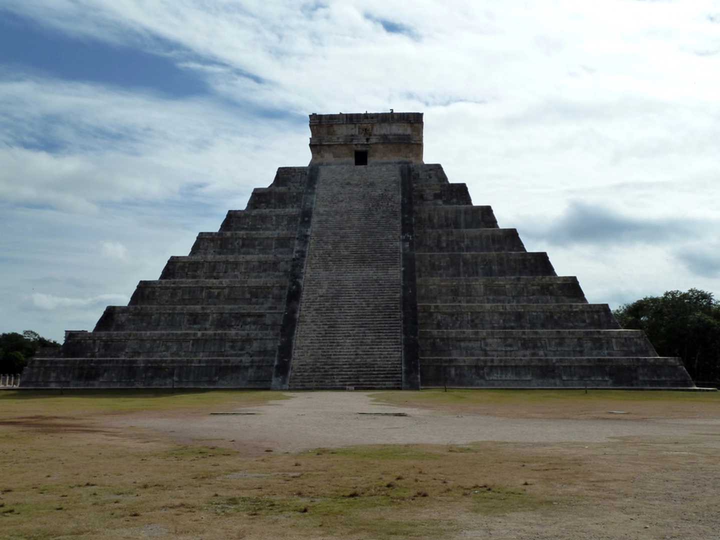 An image depicting the trail Camino del Mayab and its surrounding area.